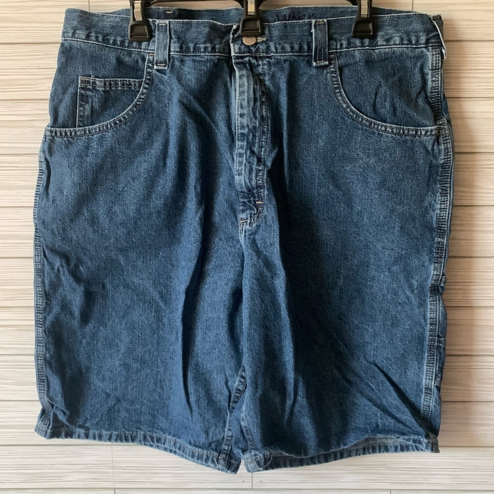 Wrangler Men’s blue jean shorts straight leg